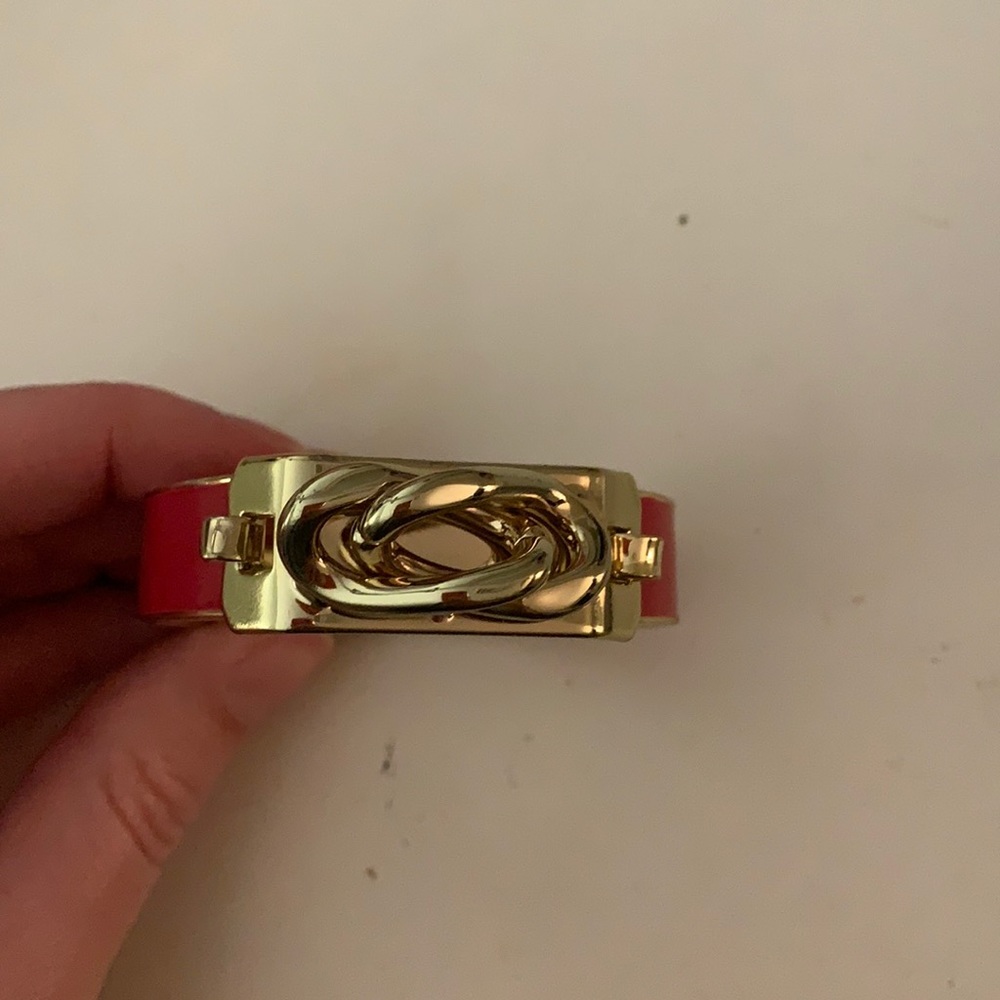 Gold plated fuschia bangle bracelet